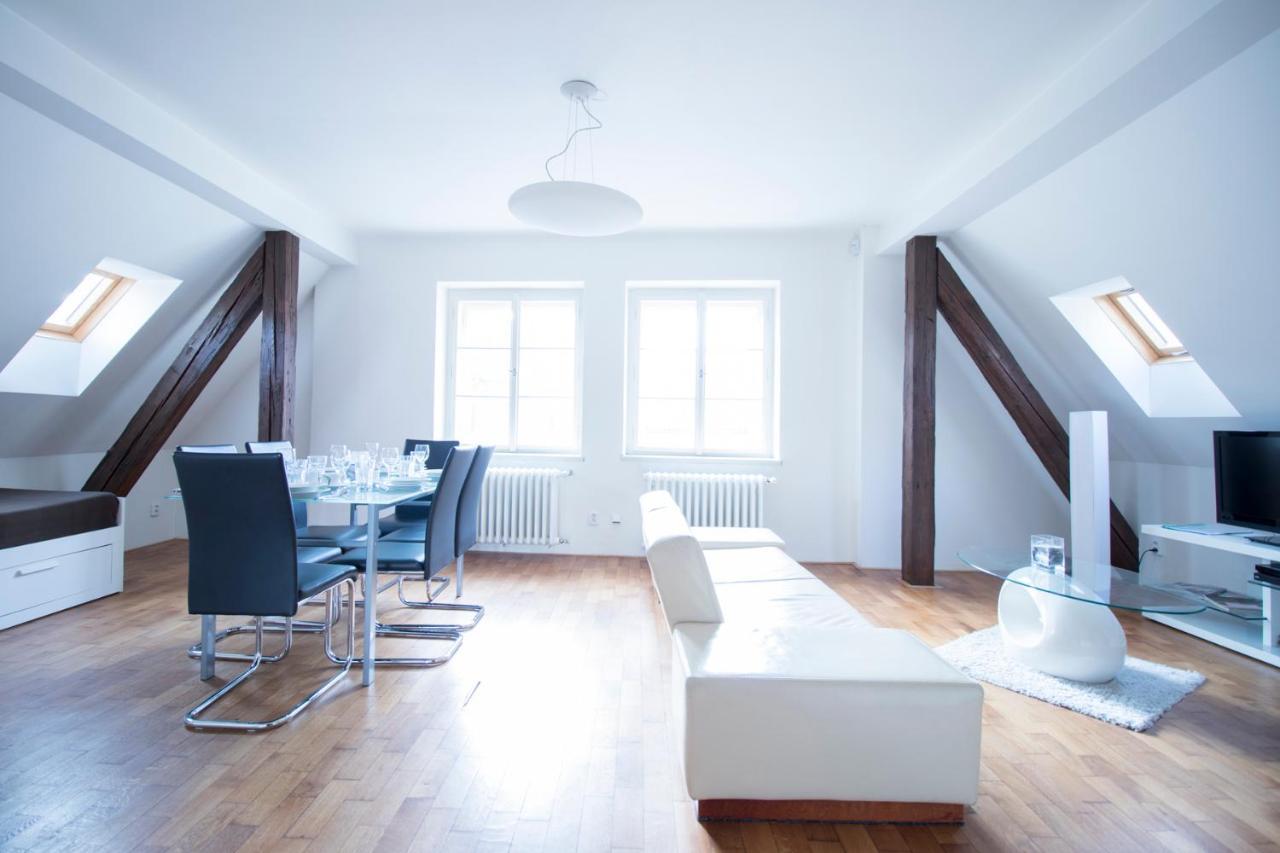 Apartments Old Town Square 27 Прага Екстер'єр фото