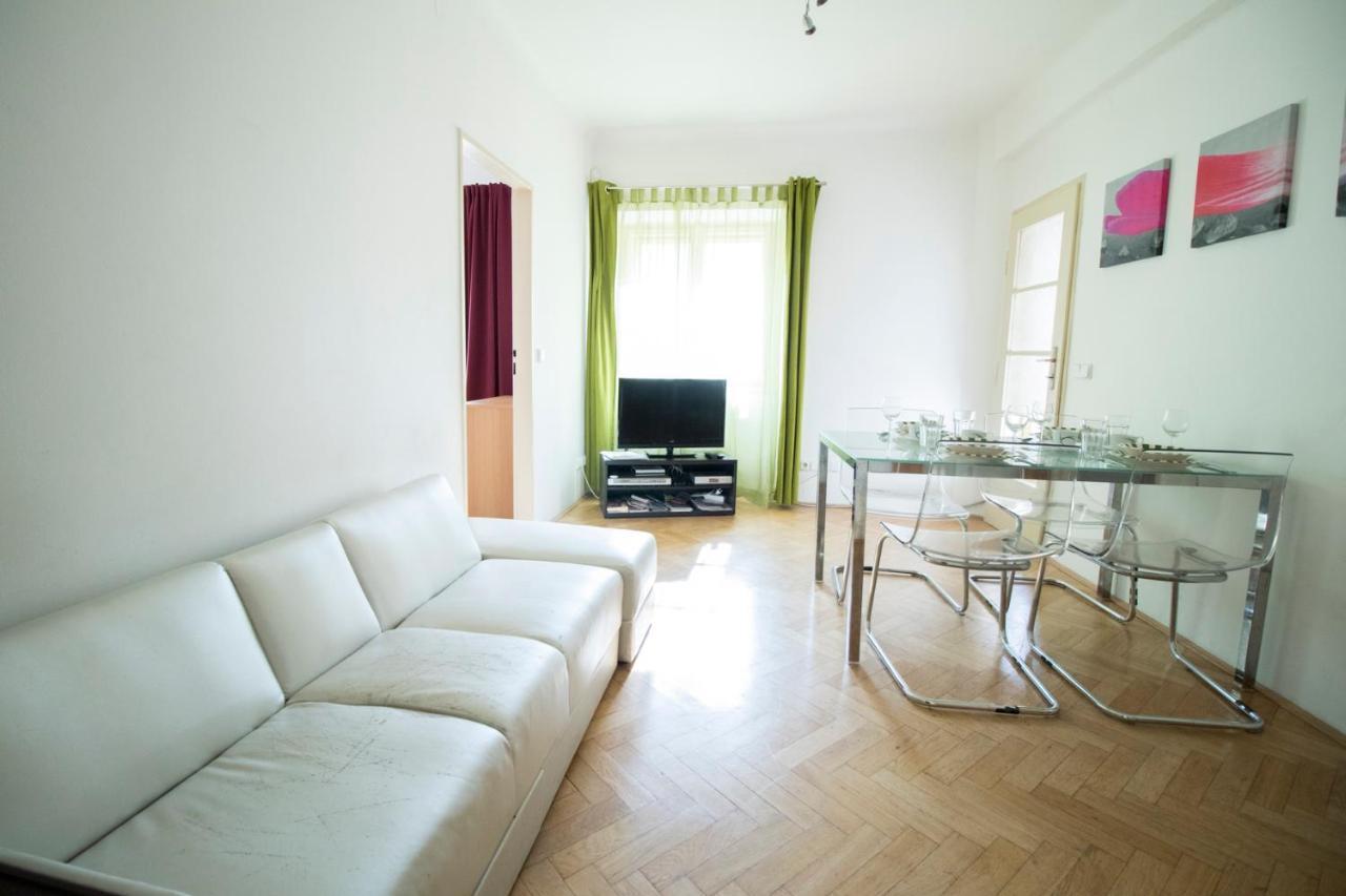 Apartments Old Town Square 27 Прага Екстер'єр фото