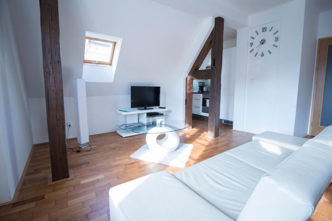 Apartments Old Town Square 27 Прага Екстер'єр фото