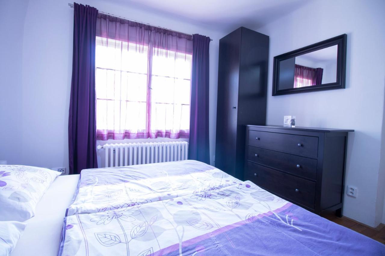 Apartments Old Town Square 27 Прага Екстер'єр фото