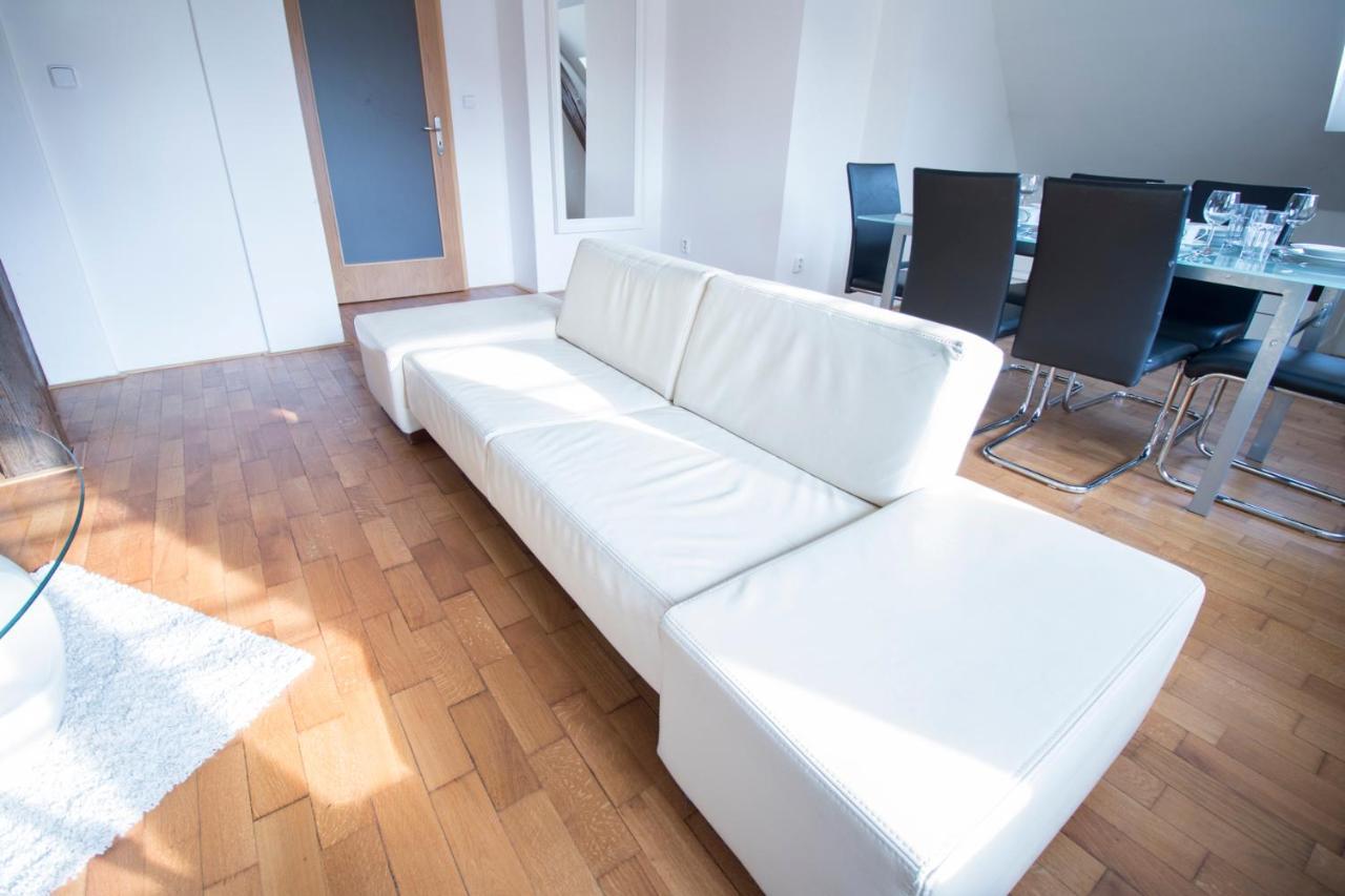 Apartments Old Town Square 27 Прага Екстер'єр фото