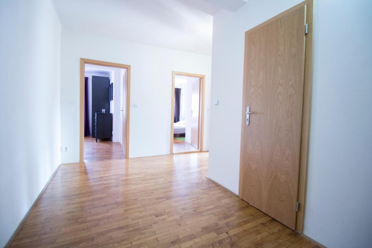 Apartments Old Town Square 27 Прага Екстер'єр фото