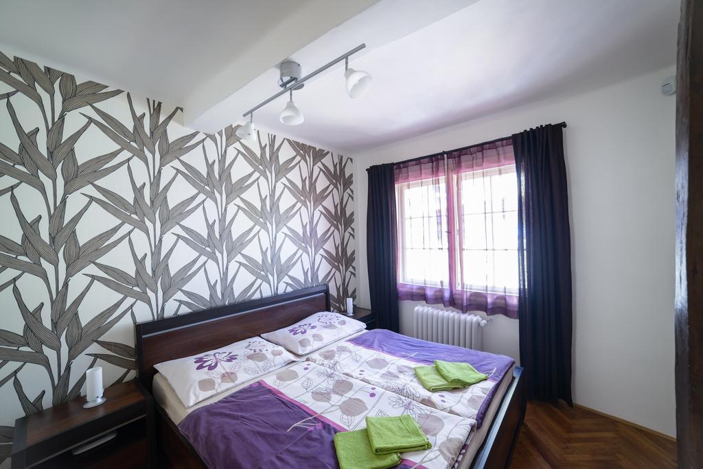 Apartments Old Town Square 27 Прага Номер фото