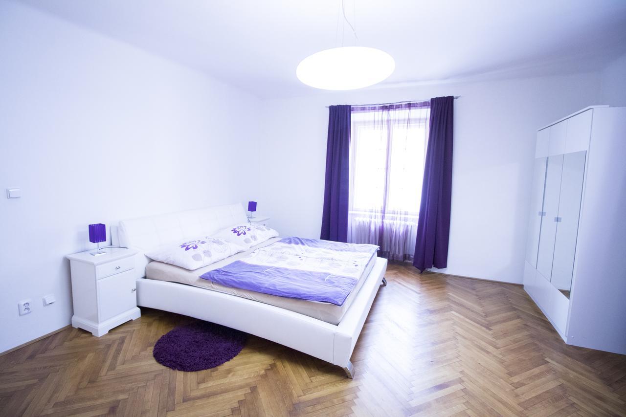 Apartments Old Town Square 27 Прага Екстер'єр фото