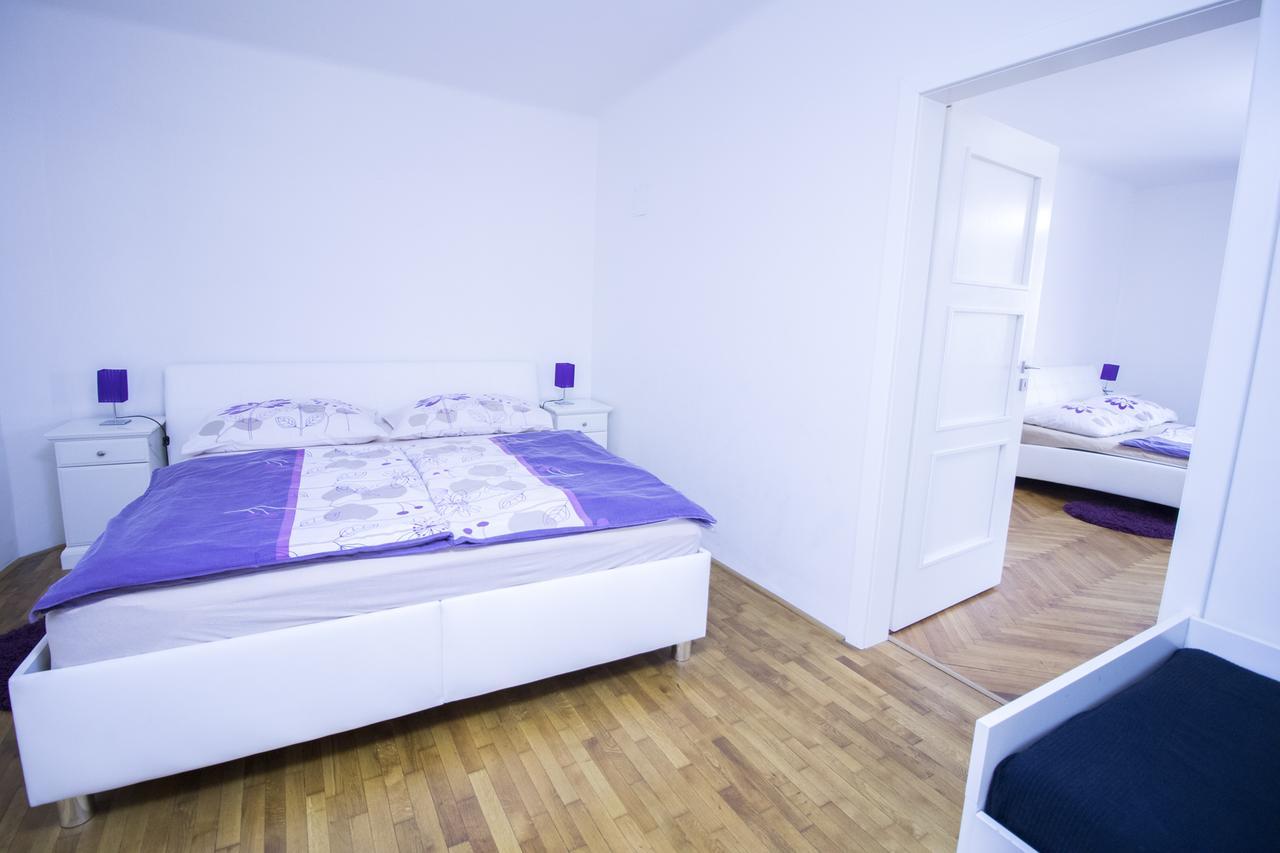 Apartments Old Town Square 27 Прага Екстер'єр фото