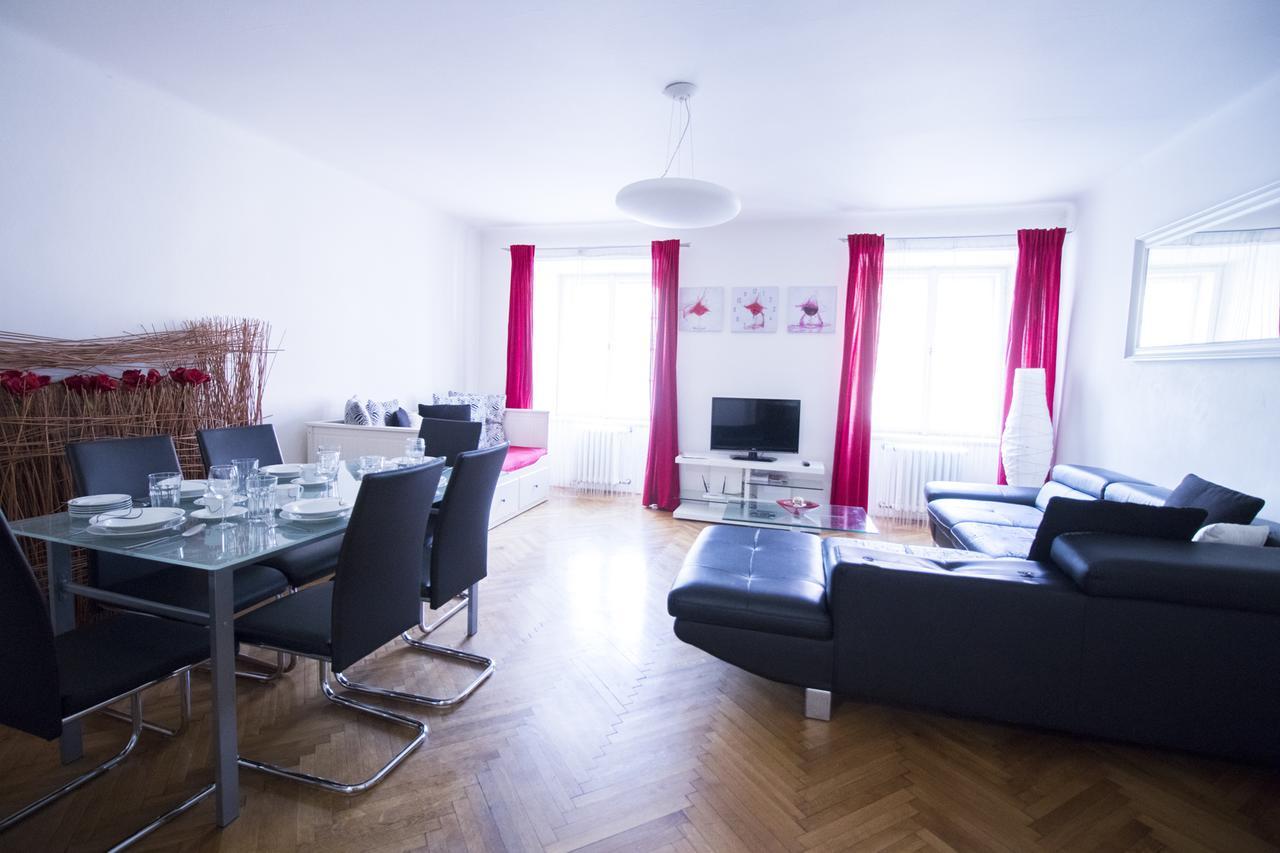 Apartments Old Town Square 27 Прага Екстер'єр фото