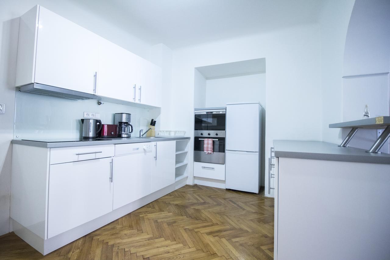 Apartments Old Town Square 27 Прага Екстер'єр фото