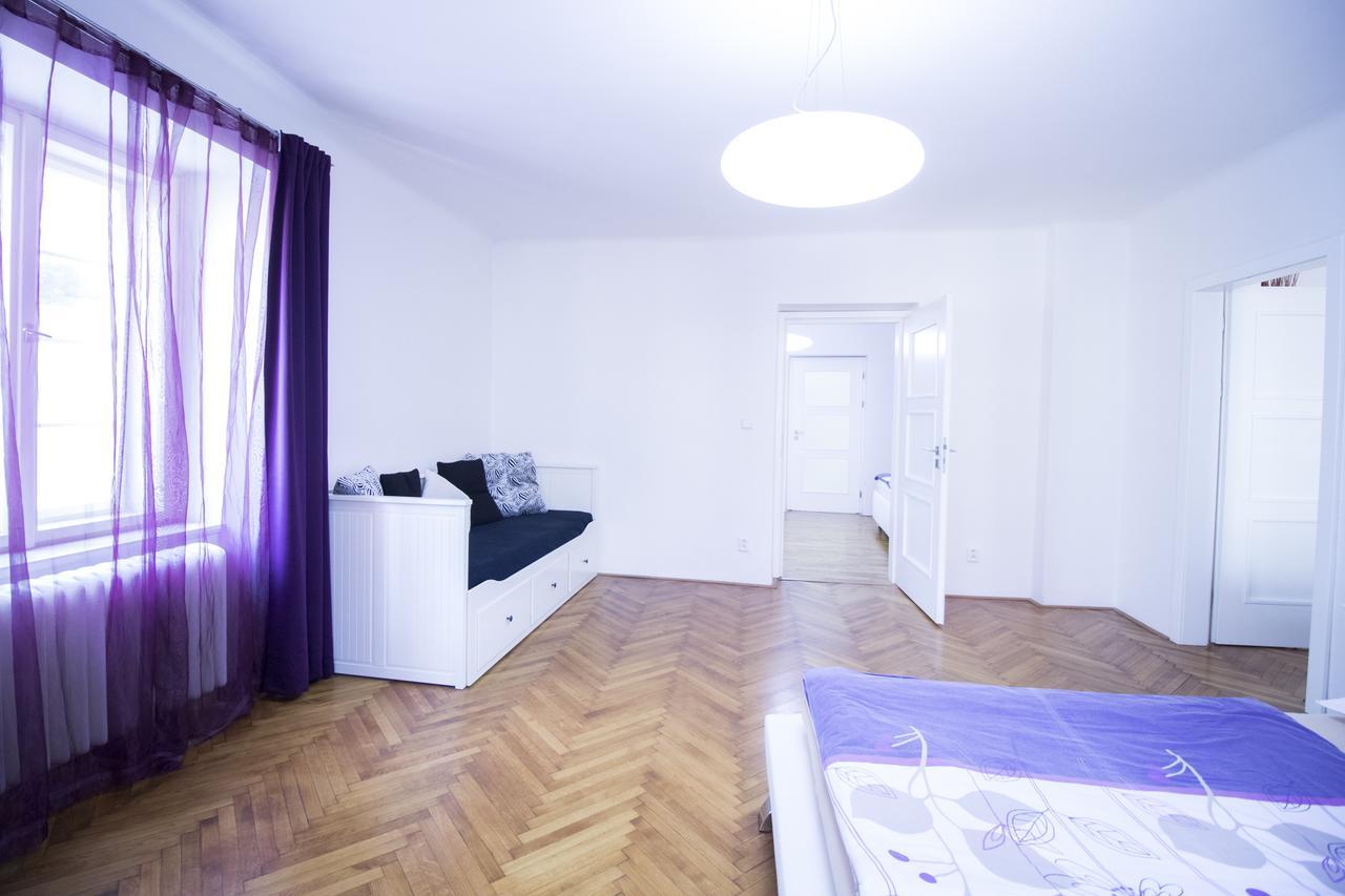 Apartments Old Town Square 27 Прага Екстер'єр фото