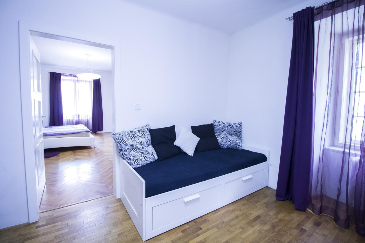 Apartments Old Town Square 27 Прага Екстер'єр фото