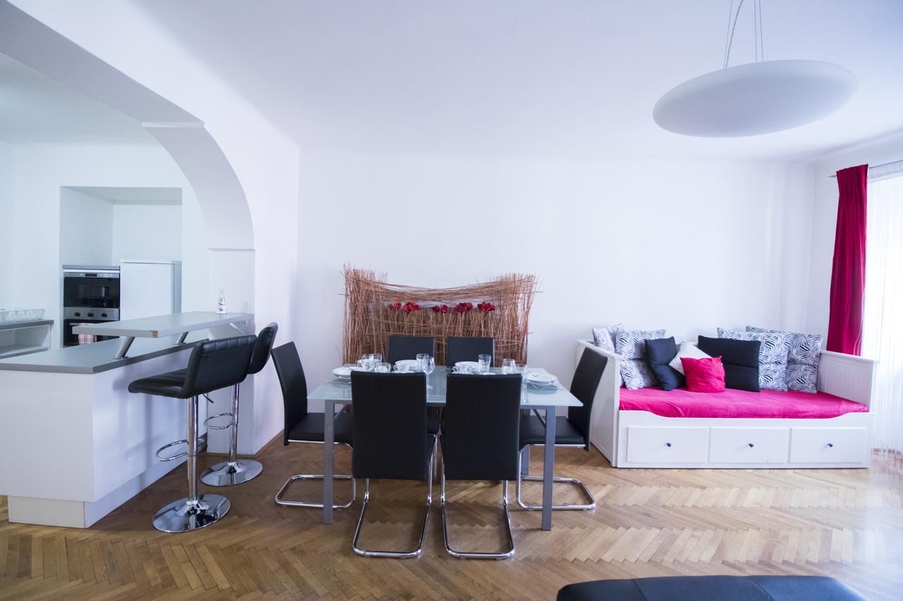 Apartments Old Town Square 27 Прага Екстер'єр фото