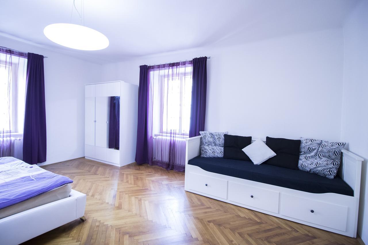 Apartments Old Town Square 27 Прага Екстер'єр фото